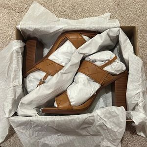 Brand new, never worn Steve Madden heels.